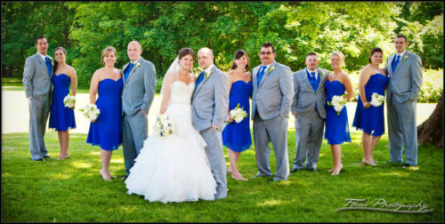 the complete bridal party at Maine wedding - photographers Will and Lucia of Focus