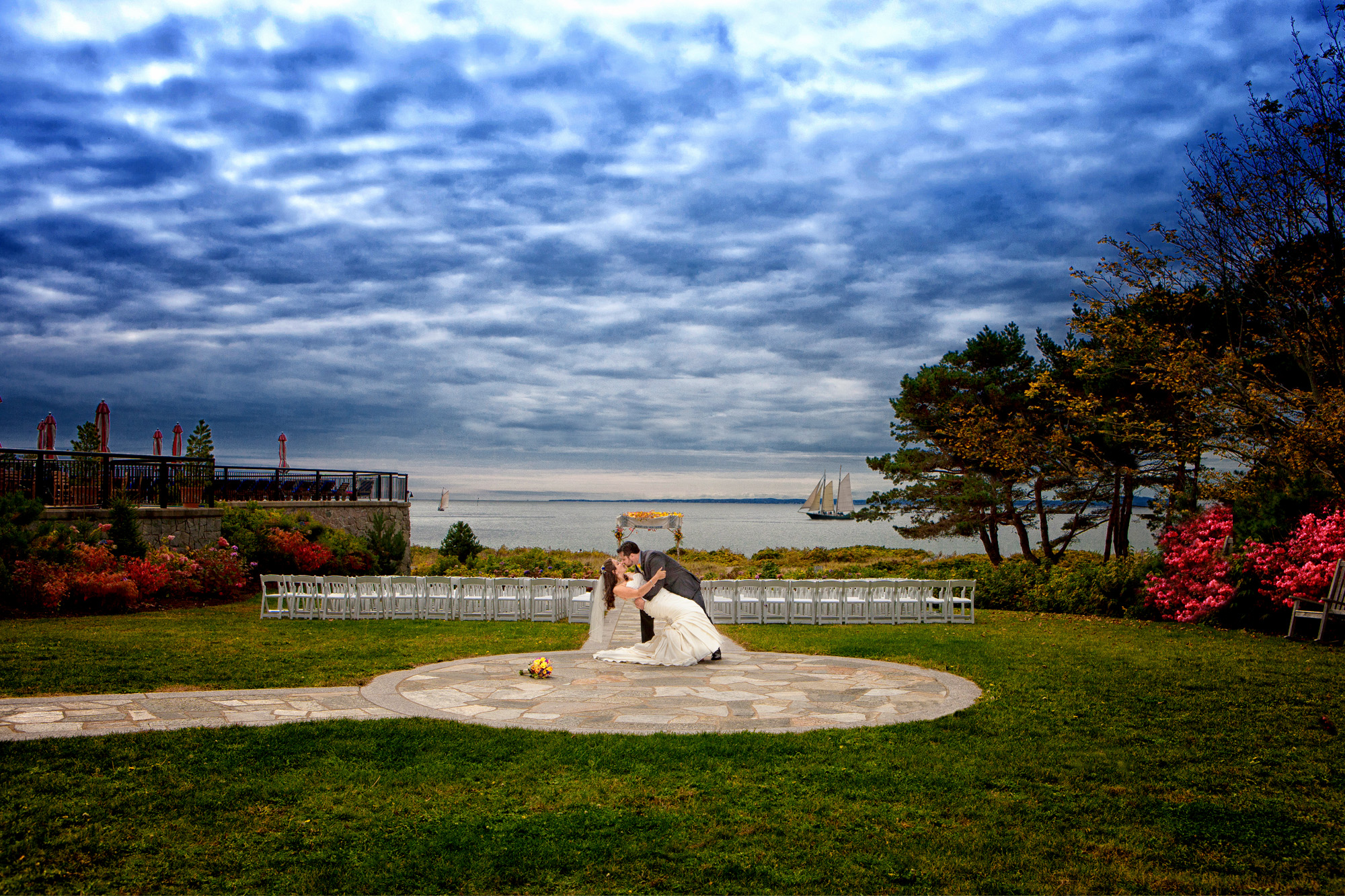 wedding couple at colony hotel in kennebunkport