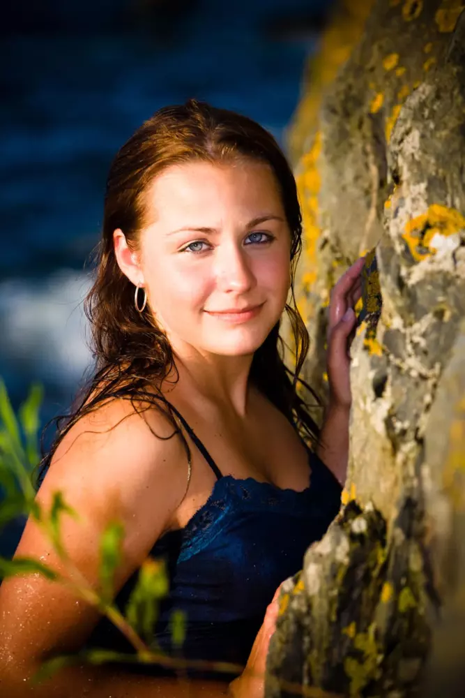 senior pictures at the beach in maine