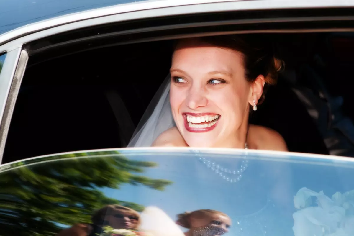 Nonantum resort wedding bride in limo