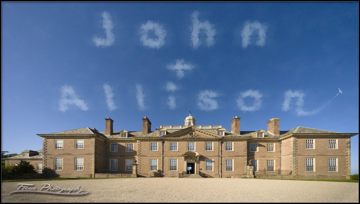 sky writing over the Crane Estate on wedding day