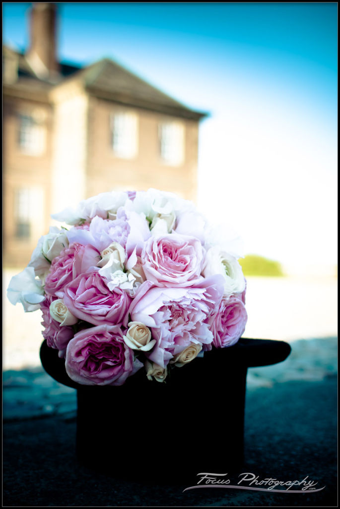 crane estate wedding photography hat flowers