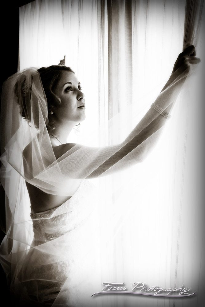 bride at Hilton Garden Inn, Auburn Wedding 