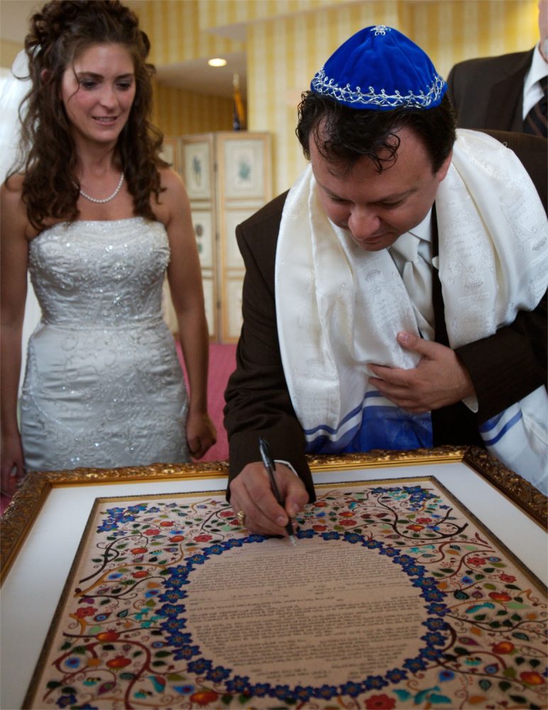 wentworth wedding photographers capture signing of Ketubah