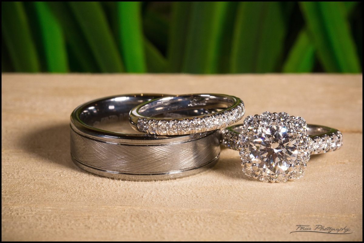 wedding rings macro