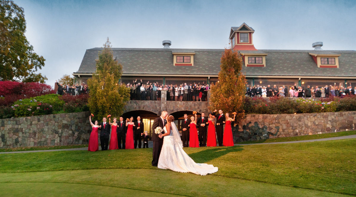 Red Barn Wedding, wedding party and all guests on golf course